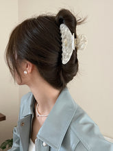 Pirouette Claw Clip in Brushed Beige - MOUSAI