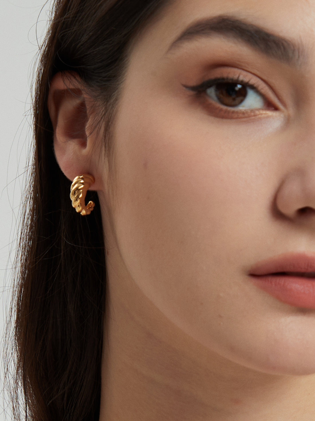 Lena Croissant Huggies Earrings - MOUSAI
